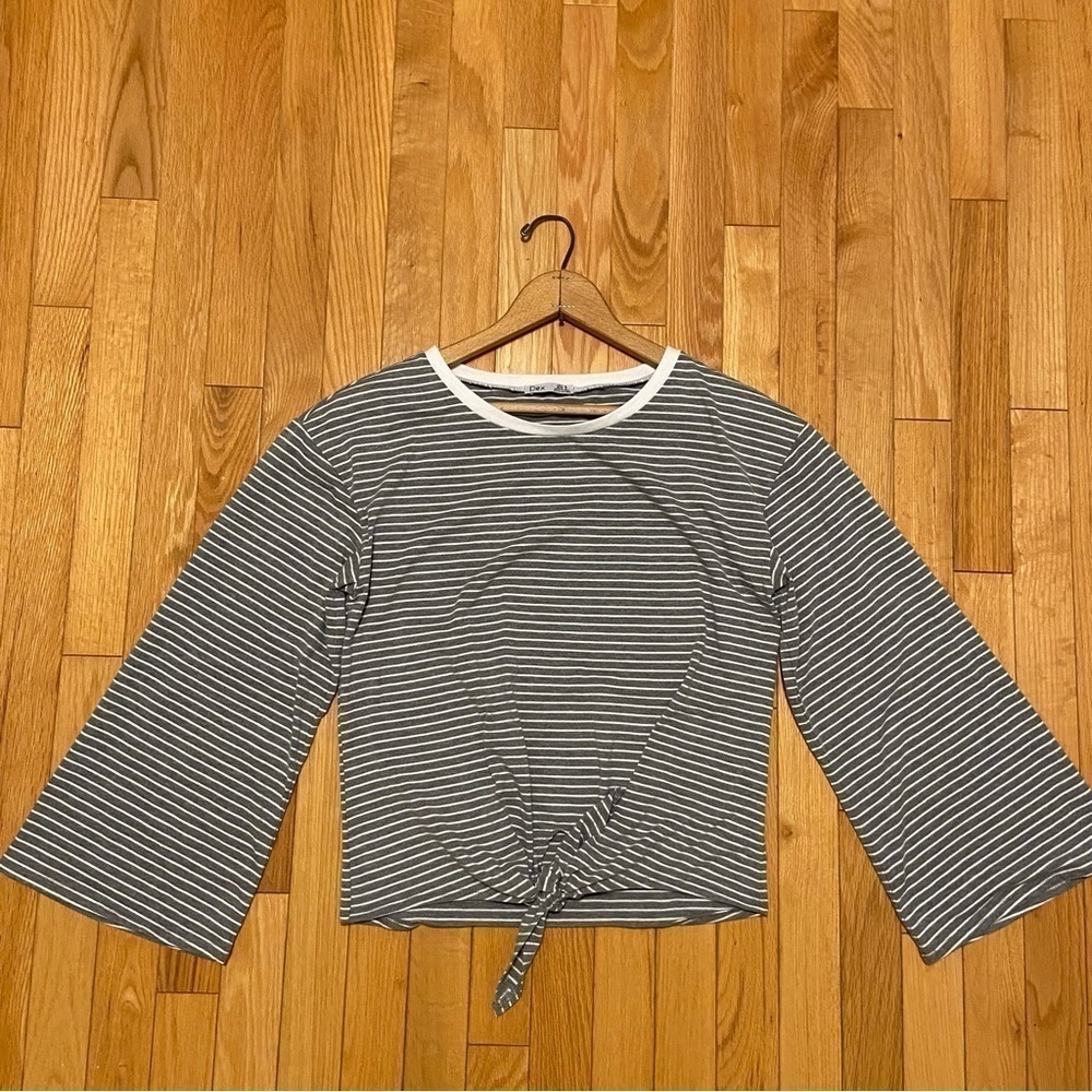 Dex Tie Front Bell Sleeve Grey And White Striped Crop Top Medium - Picture 10 of 15